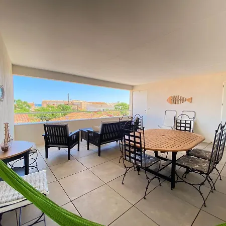 Cosy Avec Belle Terrasse A 250 M De La *